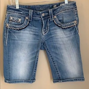 Miss Me Bermuda jean short J55014M42
